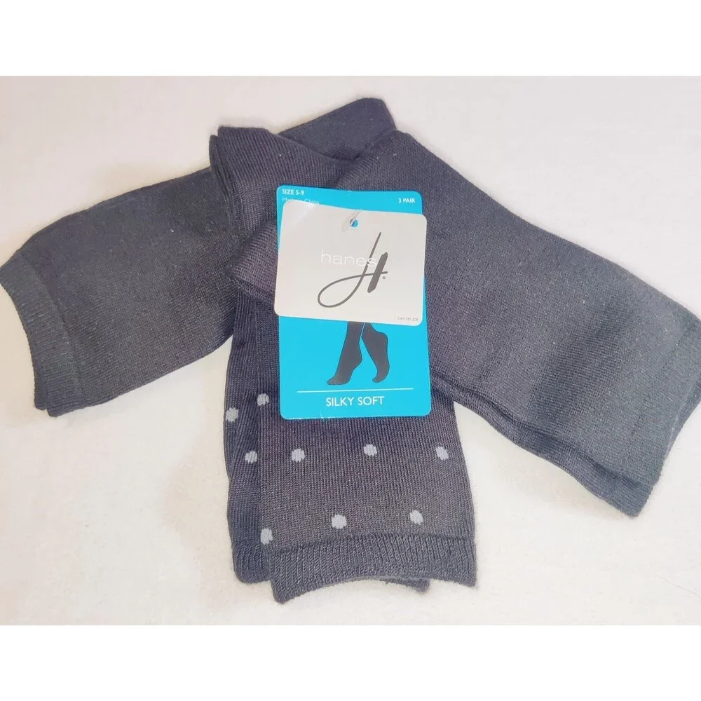 Women's Hanes Silky Soft Crew Socks 3 PACK Size 5-9 Black, Gray Dots NEW